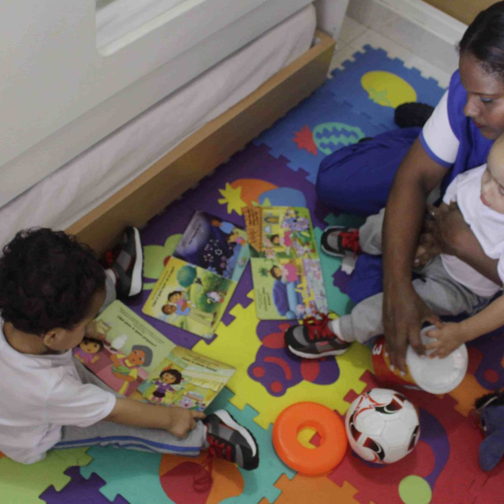 Servicio-cuidado-de-niños-AUX